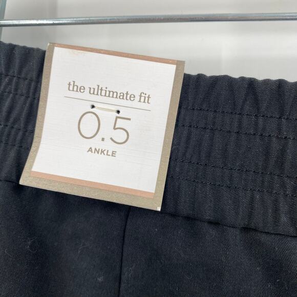 Chico’s Women's Black The Ultimate Fit Tencel Cuffed Ankle Pants NWT Size 0.5 - Picture 4 of 7